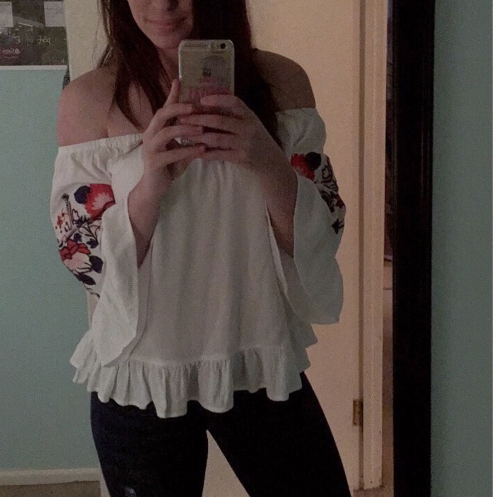 Off Shoulder Floral Sleeve Top